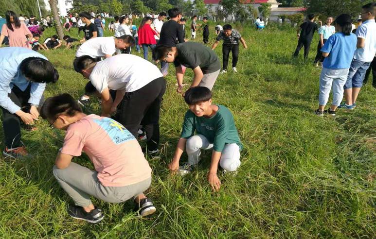 高一年级劳动03.jpg