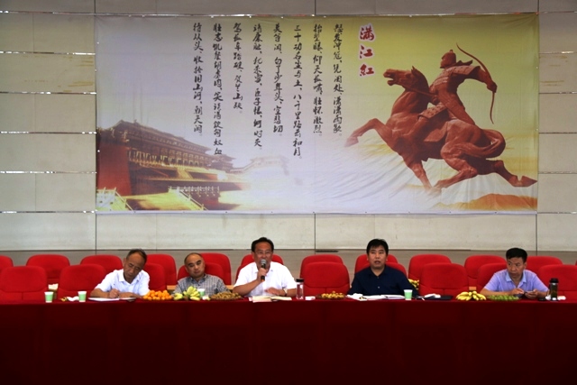 裕安区教体局2019年老干部到新安中学参加国庆节重阳节座谈会 (5).JPG