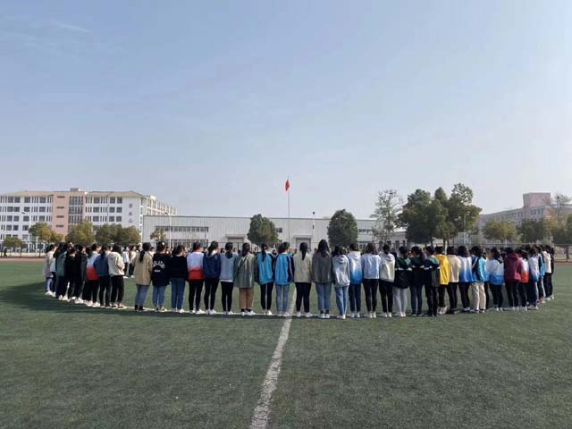 春蕾计划陪伴活动走进六安市新安中学 (5).jpg
