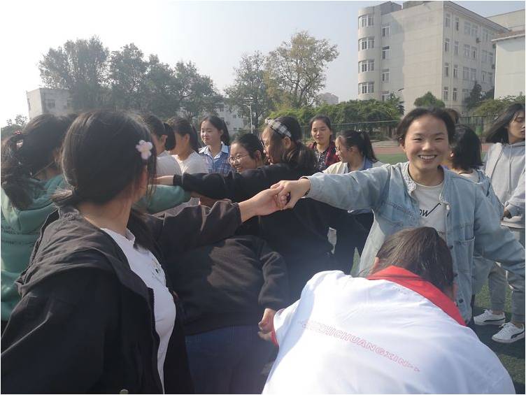 春蕾计划陪伴活动走进六安市新安中学 (6).jpg
