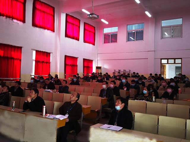 新安中学举行高三复课疫情防控专题培训会 (4).jpg