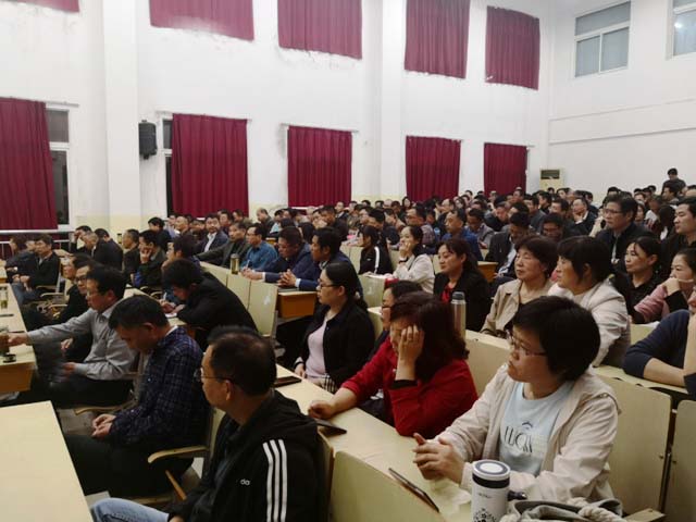 新安中学全体教职工会议03.jpg
