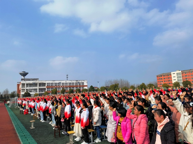 新安中学举行高三励志报告会24.jpg 新安中学举行高三励志报告会24.jpg
